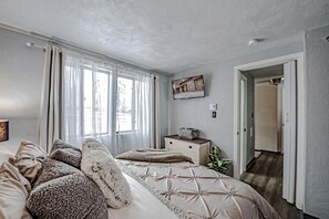 1 bedroom, in-room safe, travel crib, free WiFi