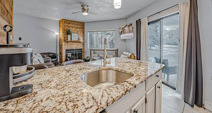 Cozy, Lake View Condo in Hidden Valley with Ski Slope Access