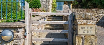 Brookside Cottage -  3 bedroom cottage, dog friendly, with lovely views