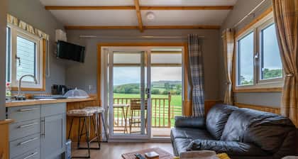 The Ash Shepod - Smardale Mill - Fabulous glamping pod/shepherds hut, sleeps 4 guests in 1 room