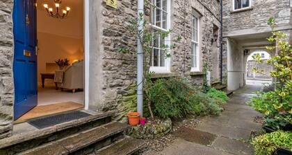 Kent Cottage - Town centre with parking (Dog-friendly)