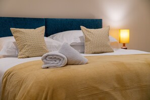 4 habitaciones, tabla de planchar con plancha, cuna de viaje y wifi 