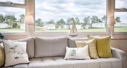 Konkers - a static caravan that sleeps 6 guests in 3 bedrooms