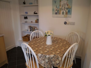 Dining - Swallow Cottage -  a cottage that sleeps 6 guests  in 3 bedrooms (Dalbeattie)