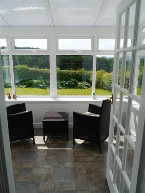 Interior - Swallow Cottage - a cottage that sleeps 6 guests in 3 bedrooms (Dalbeattie)