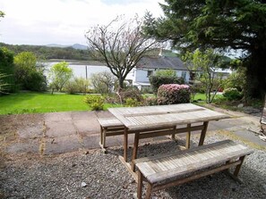Outdoor dining - The Bridge - sleeps 6 guests  in 3 bedrooms (Kippford, Dalbeattie)