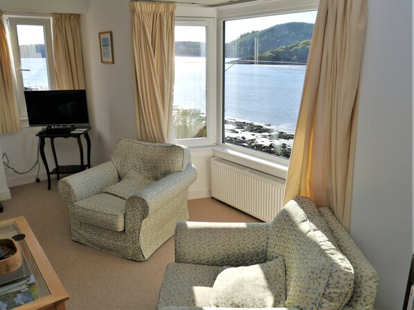 TV, Netflix, streaming services - The Bridge - sleeps 6 guests  in 3 bedrooms (Kippford, Dalbeattie)