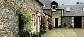 Glenheurie Cottage -  a cottage that sleeps 7 guests  in 3 bedrooms