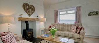 Threaby Cottage -  a cottage that sleeps 4 guests  in 2 bedrooms