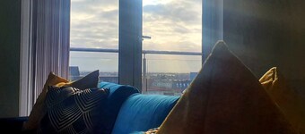 Attractive Cosy 2 Bedroom Penthouse with free Parking inside Romford Centre