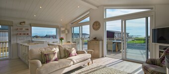 Bramble Lodge -  a lodge that sleeps 6 guests  in 3 bedrooms