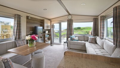 Pebbles - a static caravan that sleeps 6 guests in 3 bedrooms