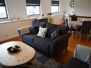 TV, DVD player - Kippford Stables -  a house that sleeps 4 guests  in 2 bedrooms (Kippford)