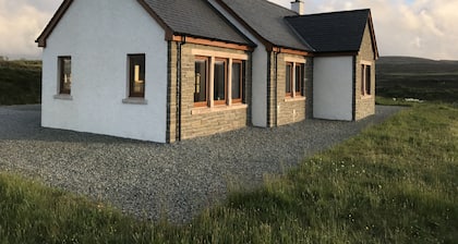 Hill Cottage - a cottage that sleeps 4 guests in 2 bedrooms