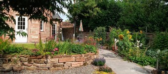 Laurieknowe Coach House -  a cottage that sleeps 5 guests  in 3 bedrooms