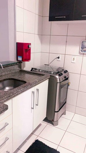 Geladeira, fogão, cooktop, liquidificador