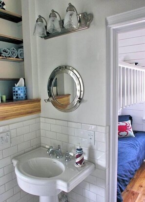 花灑/浴缸組合、按摩浴缸、風筒、提供毛巾