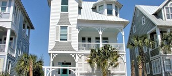 Annie Laurie Cottage! w/ Elevator and heated pool