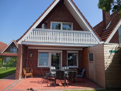 Gemütliches Ferienhaus mit eingezäuntem Grundstück, 3 Schlafzimmer, 2 Bäder