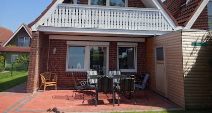 Gemütliches Ferienhaus mit eingezäuntem Grundstück, 3 Schlafzimmer, 2 Bäder