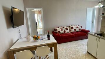 Panoramic Condo | Living area