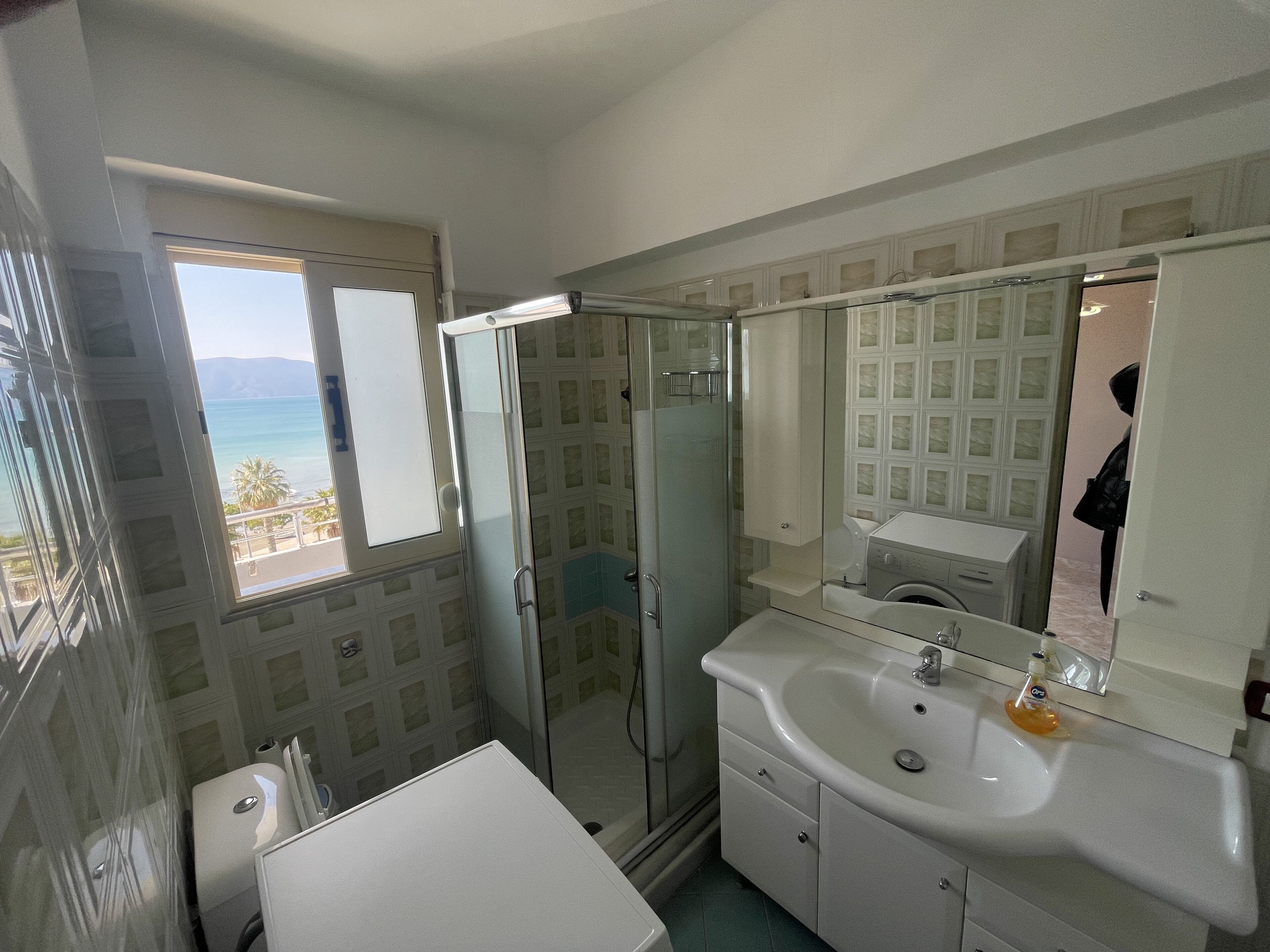 Condo panorámico | Baño | Tina con regadera, amenidades de baño gratuitas, secadora de cabello 