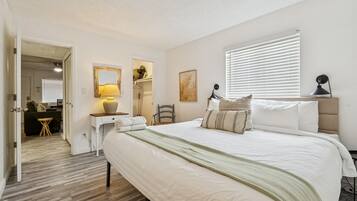 1 slaapkamer, een strijkplank/strijkijzer, gratis wifi, beddengoed