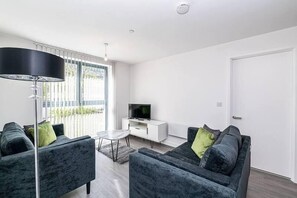 Smart TV - Self Catering Accommodation Manchester (Old Trafford)