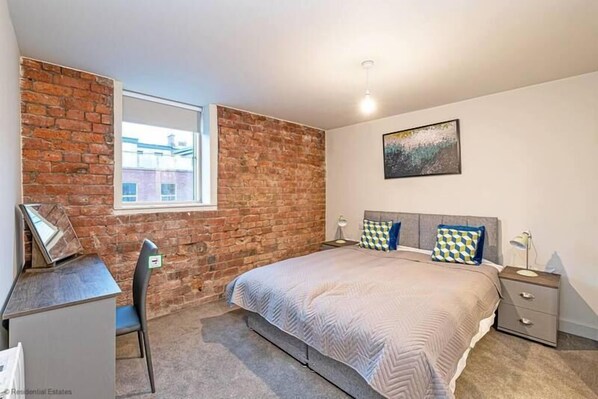 2 dormitoris, planxa i posts de planxar, wifi gratuïta i roba de llit 