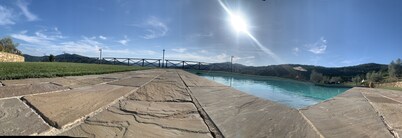 Villa with Pool, Spa, and Relaxation: A Paradise between Umbria and Tuscany