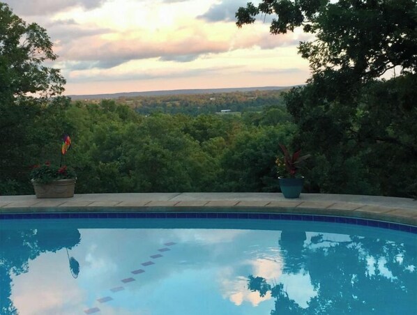 حمّام سباحة خارجي