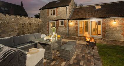 The Cowshed - a barn that sleeps 7 guests in 3 bedrooms