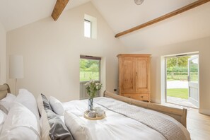 3 chambres, fer et planche à repasser, accès Internet, draps fournis