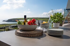 Outdoor dining - Ocean View, The Sands -  a house that sleeps 6 guests  in 3 bedrooms (Praa Sands)