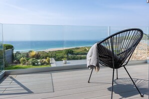 Property grounds - Ocean View, The Sands -  a house that sleeps 6 guests  in 3 bedrooms (Praa Sands)
