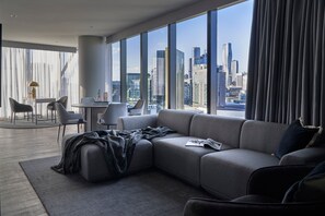 Premium bedding, laptop workspace, iron/ironing board - AC Hotel Melbourne Southbank (Southbank)