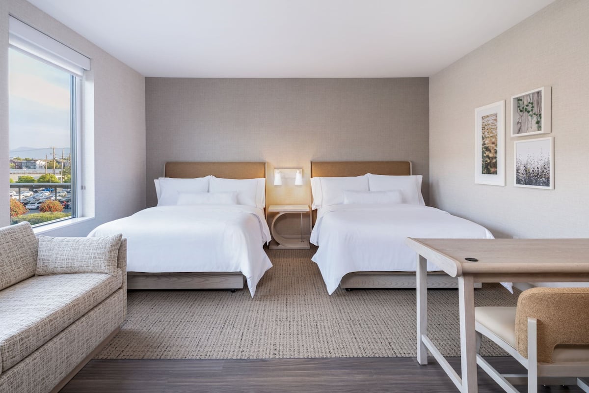 1 bedroom, premium bedding, pillowtop beds, in-room safe