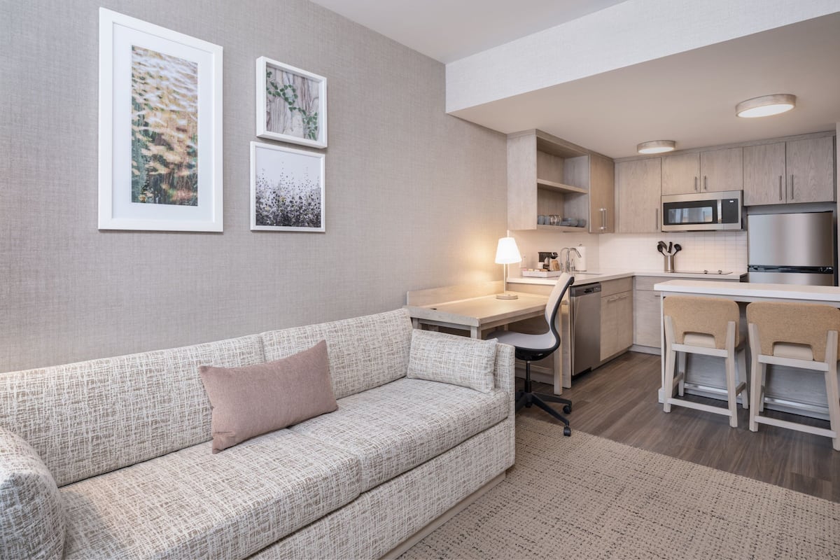 1 bedroom, premium bedding, pillow-top beds, in-room safe