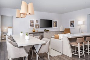 Premium bedding, pillow-top beds, in-room safe, desk - Element by Marriott San Jose Airport (San Jose)