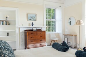 3 bedrooms, WiFi, bed sheets, wheelchair access