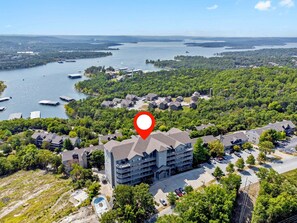 Exterior - Lake View Condo, Newly Renovated with Community Pool & Free Tickets, Near Silver Dollar City (Branson)