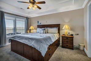 3 bedrooms, free WiFi, bed sheets - Gorgeous Lake View Condo, Spacious & Minutes from Silver Dollar City with Free WiFi & Tickets (Branson)