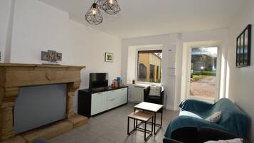 Télévision, table de tennis de table