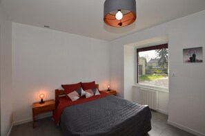 3 間睡房、熨斗/熨衫板、上網