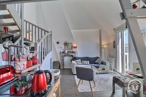 Télévision, lecteur de DVD, chaîne hi-fi