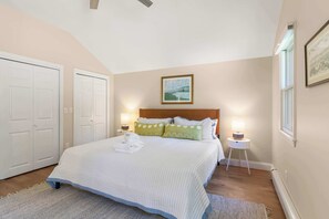 5 bedrooms, iron/ironing board, WiFi, bed sheets