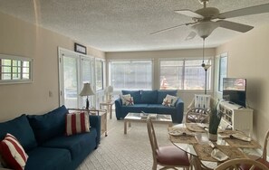 TV, offices - Lovely 2BR,Pool,M28 S (Myrtle Beach)