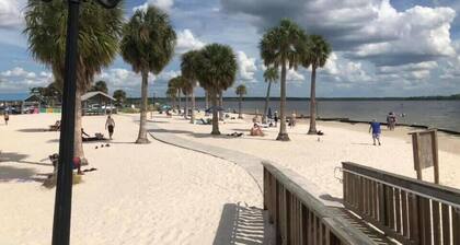 Beautiful 3 BR Home|Saltwater Pool|Fenced Yard|8 Min to Weeki Wachee River