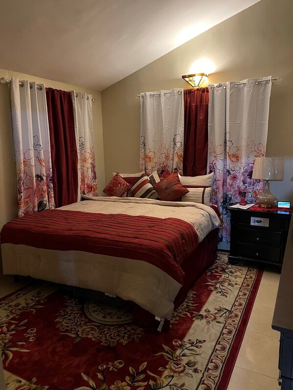 2 bedrooms, iron/ironing board, free WiFi, bed sheets