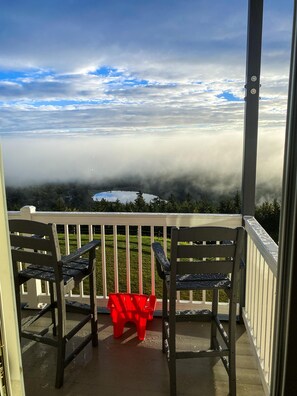 Property grounds - ML 376: Slopeside Ski Escape | Wake to Stunning Sunrise Mountain Views (Snowshoe)